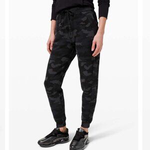 Lululemon Scuba High-Rise Jogger *Fleece Size 6